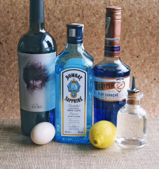 PIKUBYTES // Video Game Cocktails God of War Lemnos Sour